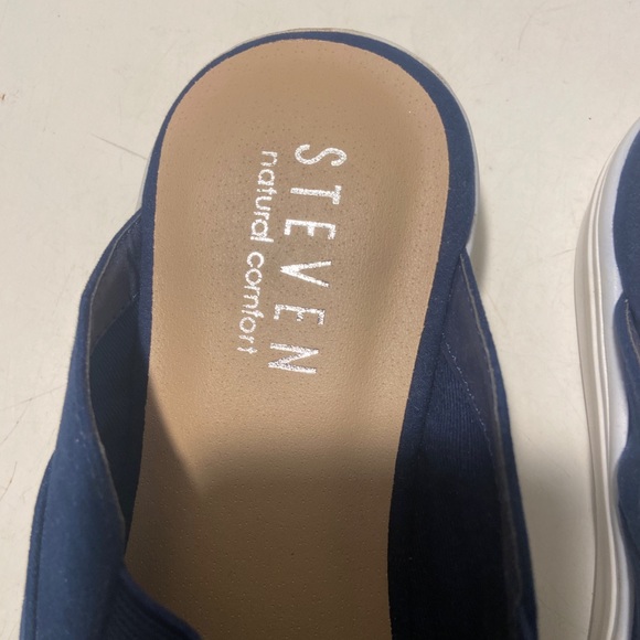 Steven natural comfort navy blue fabric. Slip ins size 9.5 NWT - Picture 6 of 7